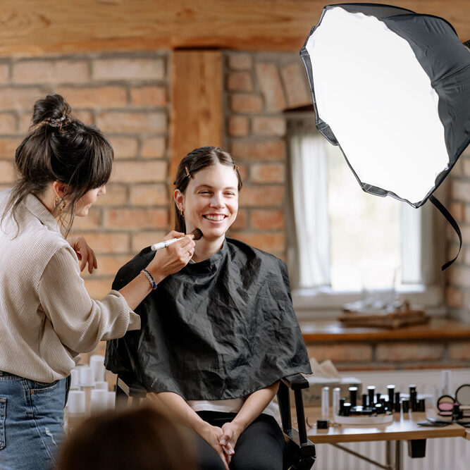 lounge 6/10 - Make-Up Workshops für Gruppen oder Einzelcoaching by Verena